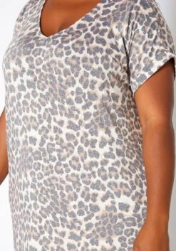 Asoph Plus Size Ashy Leopard Print Curved Hem Maxi Dress -FemiLook Sales Store 2017914 361 4