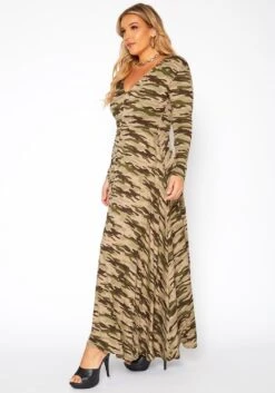 Asoph Plus Size Camo Print Fit & Flare Maxi Dress -FemiLook Sales Store 2018243 001 2
