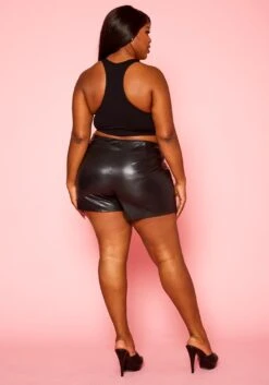 Plus Size Faux Leather Skort -FemiLook Sales Store 2021301 001 4