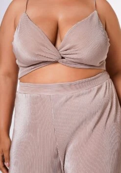 Plus Size Pleated Twist Hem Cami Top & Flare Pants Set -FemiLook Sales Store 2022635 002 5